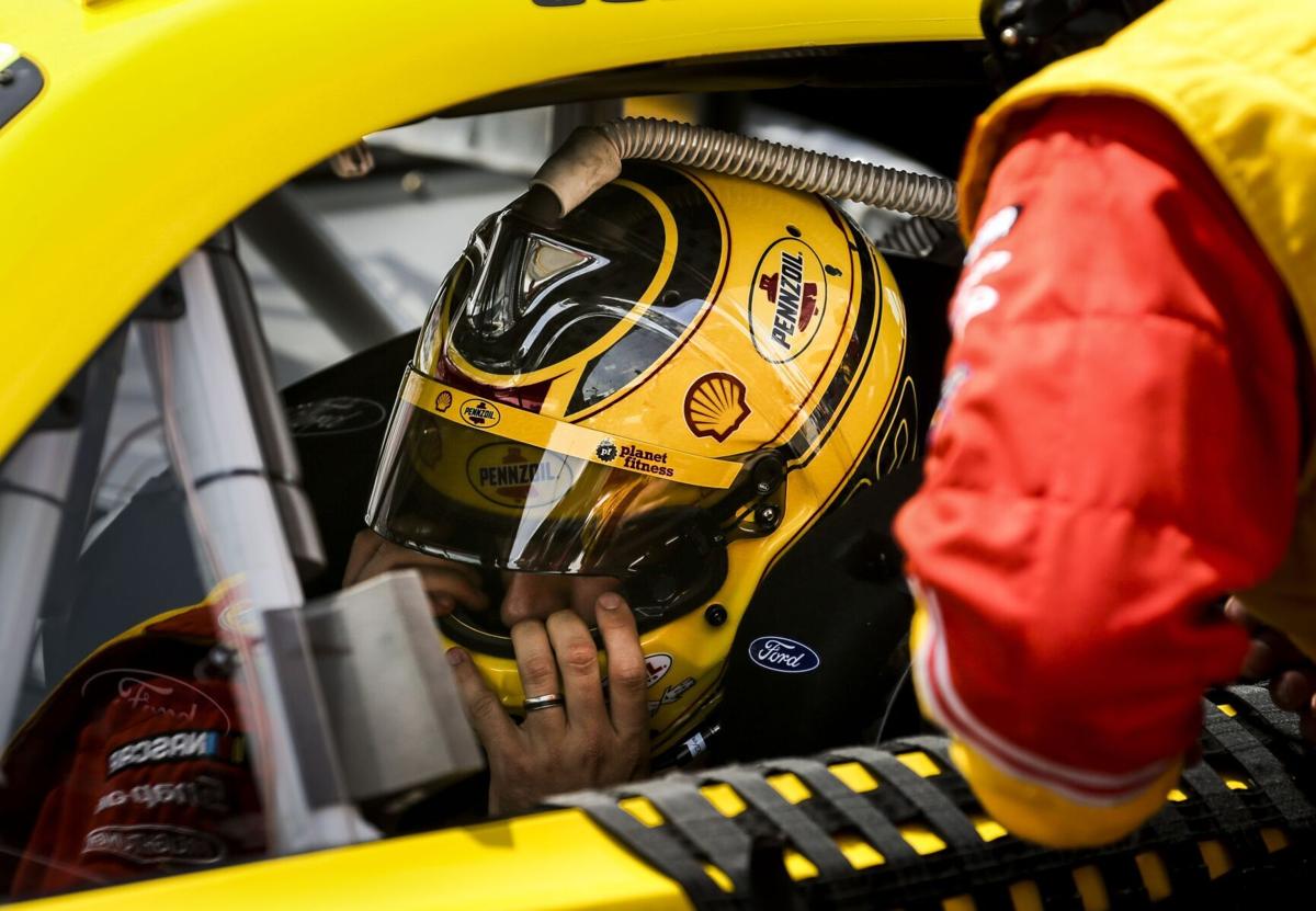 Joey slogano casco NASCAR
